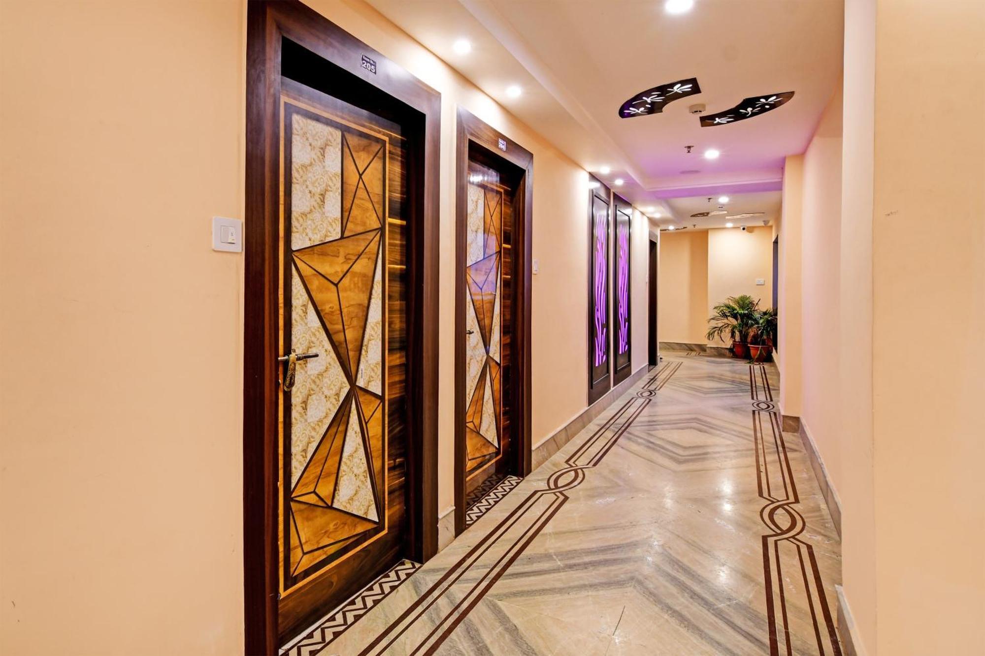 Townhouse The Grand Touch & The Royal Touch Hotel Digha  Exterior photo