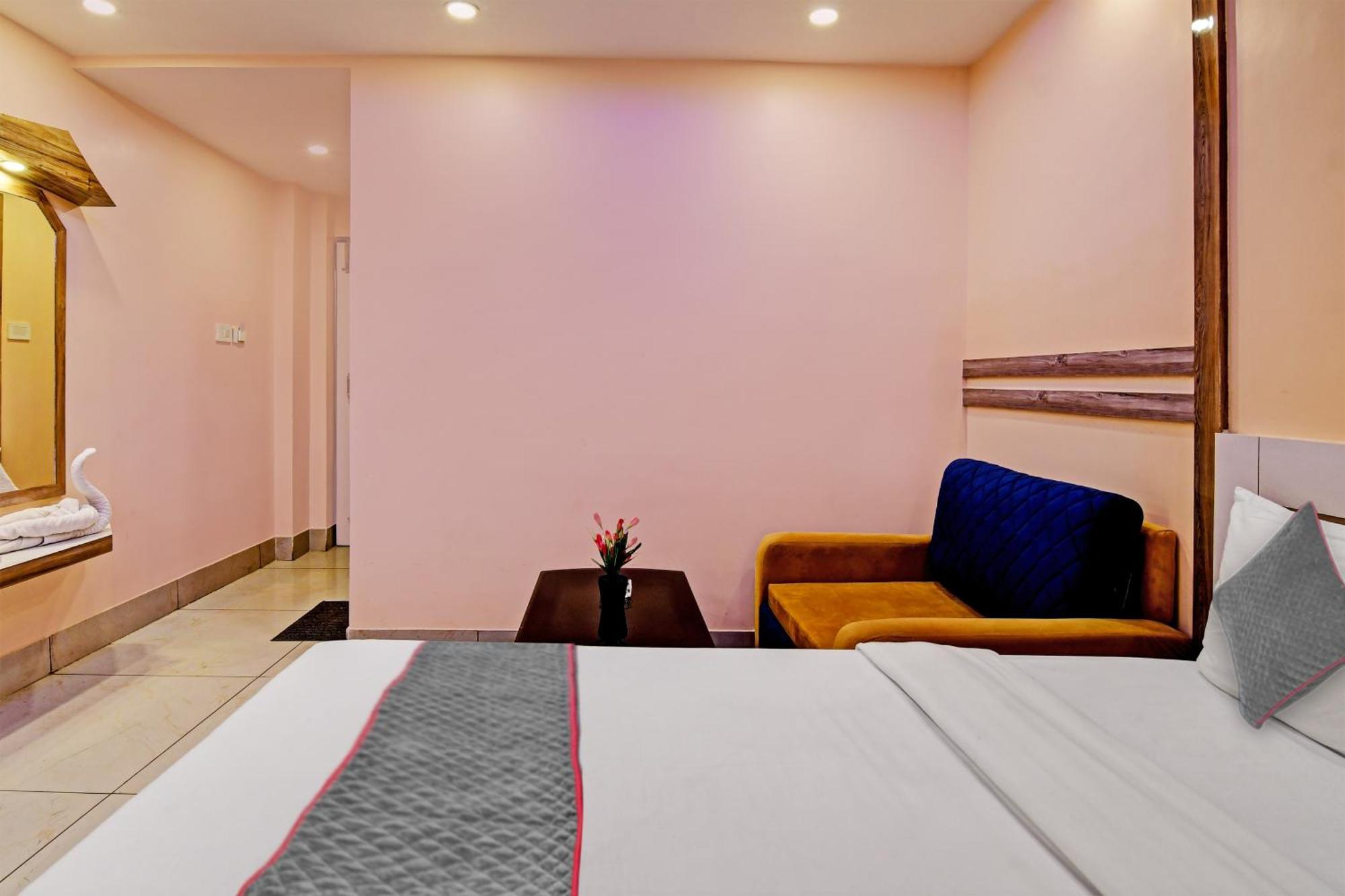 Townhouse The Grand Touch & The Royal Touch Hotel Digha  Exterior photo